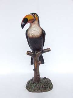 TOUCAN ON TREE BRANCH STATUE   LIFE SIZE BIRD STATUE  