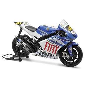  Rossi Fiat Yamaha YZR M1 MotoGP 1:12 Scale Bike: Toys 