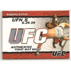  Rashad Evans 2010 Topps UFC Round 2 Fight Mat Relic Card 