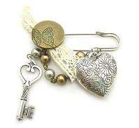 4393 New Fashion Jewelry Womens Antique Heart Key Pearl like Pin 