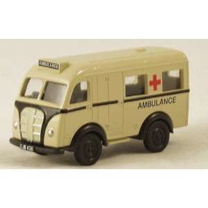    Classix Em76695 Austin K8 Welfarer Ambulance