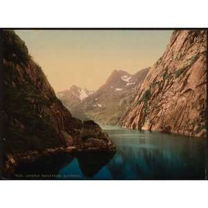   Trollfjord), Raftsund, Lofoten, Norway