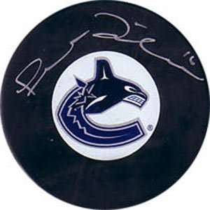 Trevor Linden Memorabilia Signed Hockey Puck