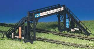 PLASTICVILLE HO Scale PEDESTRIAN BRIDGE by Bachmann  