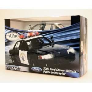  Testors 1/24 2007 Ford Police Car KIT   B&W Toys & Games