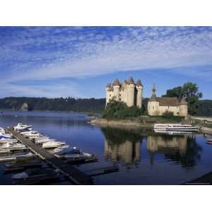  Chateau De Val, River Dordogne, Bort Les Orgues, Cantal 