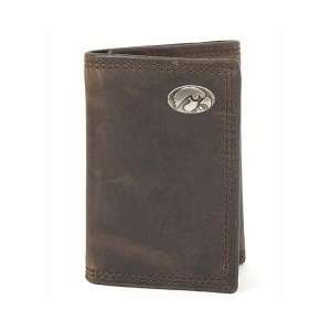   : Iowa Hawkeyes Brown Crazy Horse Tri Fold Wallet: Sports & Outdoors