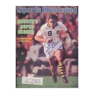  Giorgio Chinaglia autographed Sports Illustrated Magazine 