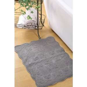  Gray Quilted Scalloped Bath Mat