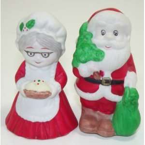 Mr. & Mrs Santa Claus Salt & Pepper Set: Everything Else