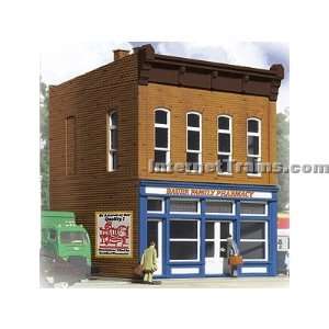  Walthers HO Scale Gold Ribbon Bauer Family Pharmacy Kit 