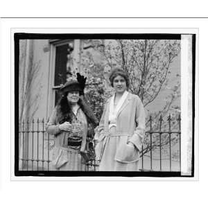 Historic Print (M) Mrs. O.H.P. Belmont & Miss Clara Boothe, 4/28/23 