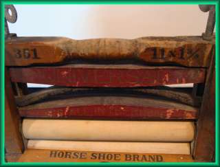 Antique Horse Shoe Brand Clothes Wringer 351   11 x 1 ¾ American 