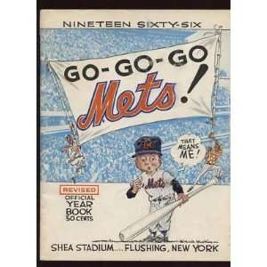 1966 New York Mets Revised Yearbook EX   MLB Programs and Yearbooks 
