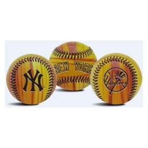  New York Yankees MLB Wood Grain Baseball: Sports 