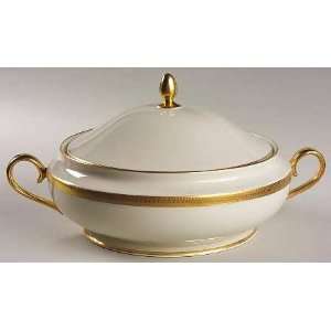   Shape Round Covered Vegetable, Fine China Dinnerware: Kitchen & Dining