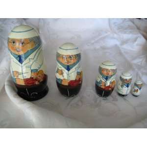  Doctor And Patient 5 Piece Russian Nesting Doll 
