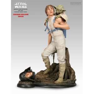     Luke & Yoda Dagobah Exclusive Premium Format Figures: Toys & Games