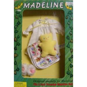    Madeline Doll Slumber Party Outfit w/ Blanket (1996) Toys & Games