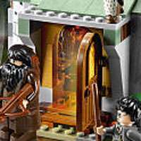 LEGO Harry Potter Hagrids Hut (4738)   LEGO   