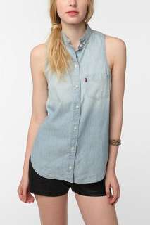 Levis Daphne Sleeveless Button Down Shirt   Urban Outfitters