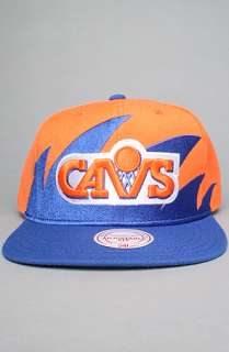Mitchell & Ness The Cleveland Cavaliers Sharktooth Snapback Hat in 