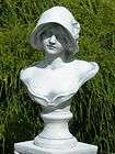 Figur Büste junge Frau mit Hut H 39 cm Skulptur Beton