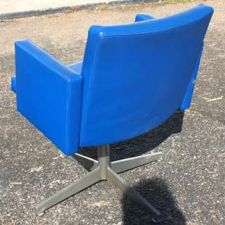 Vintage Swivel Good Form Aluminum Arm Chair  