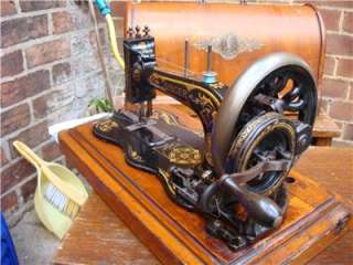 Antique Vintage Old Hand Crank Singer Sewing Machine 12K Fiddle Base 
