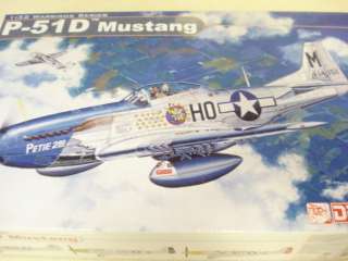   MUSTANG 1/32ND SCALE PLASTIC MODEL AIRPLANE KIT* *exc. cond!*  